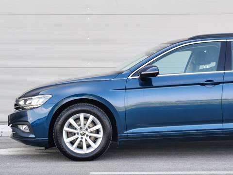 2021 Volkswagen Passat — sličica 11