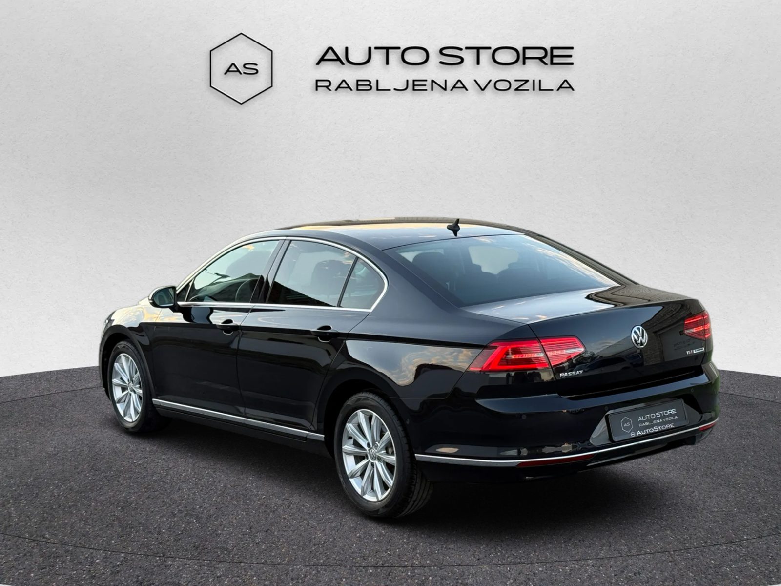 2017 Volkswagen Passat Highline — fotografija 5