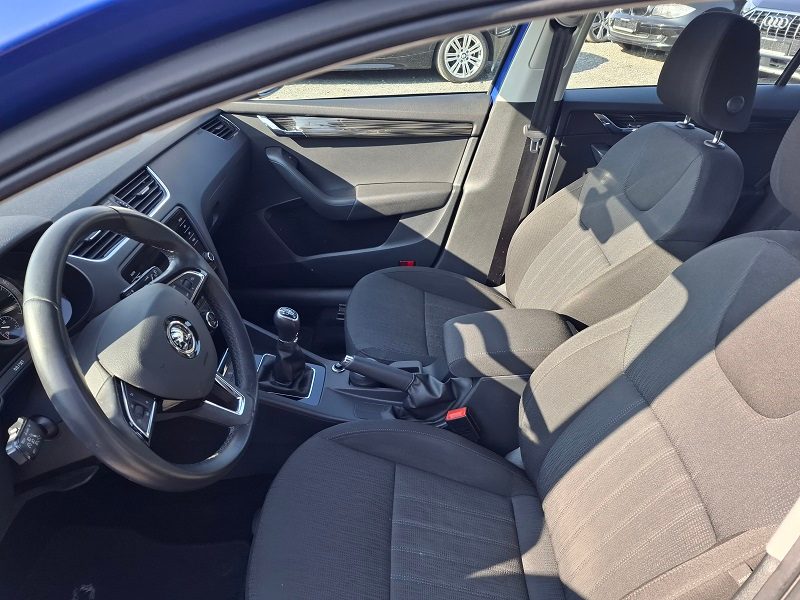 2019 Škoda Octavia — fotografija 12