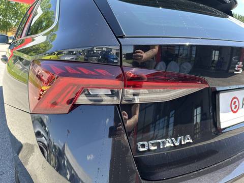 2022 Škoda Octavia Combi — sličica 18