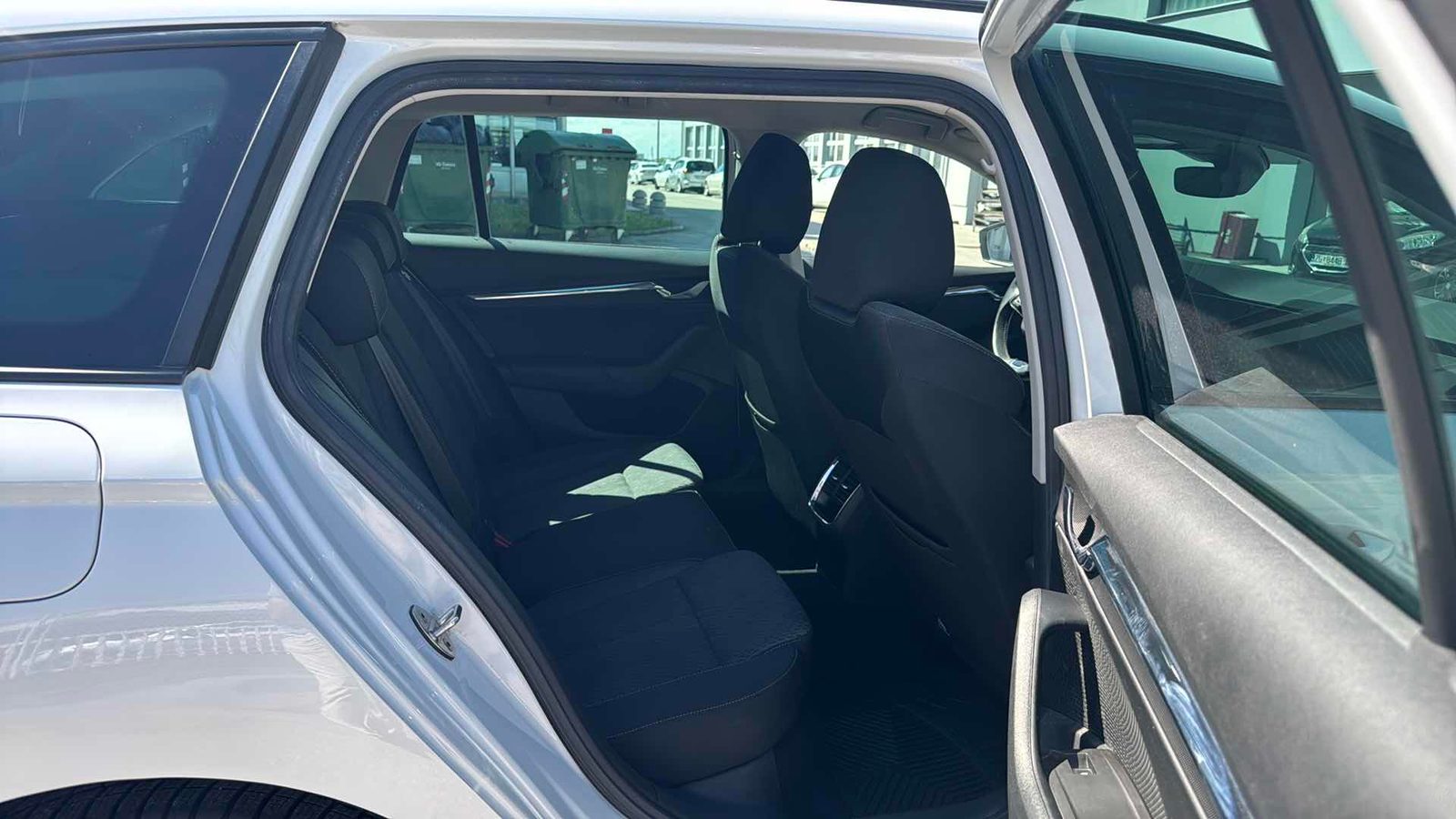 2021 Škoda Octavia Combi — fotografija 10