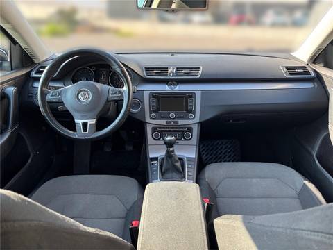 2011 Volkswagen Passat — sličica 10