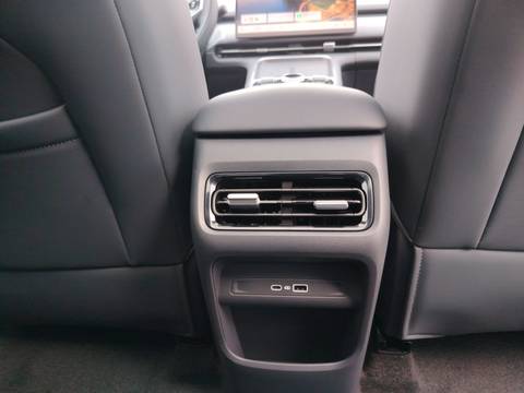 2026 Geely Starray EM-i — sličica 27