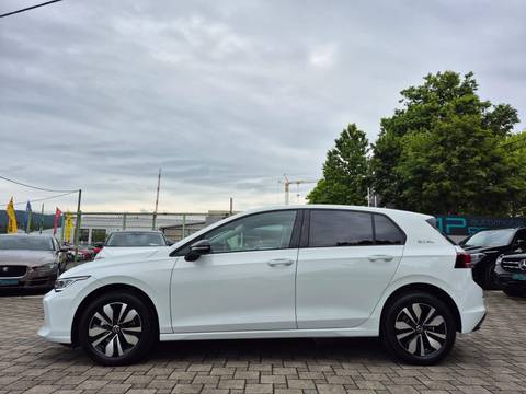 2024 Volkswagen Golf VIII — sličica 3