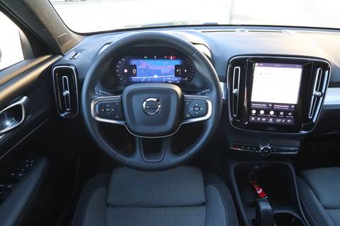 2026 Volvo XC40 — sličica 11