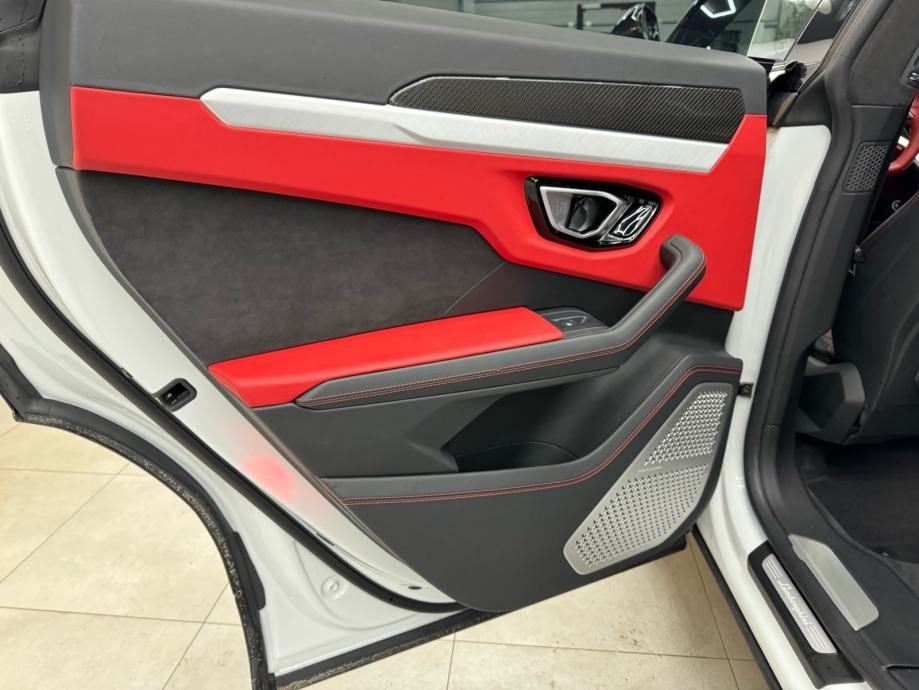 2019 Lamborghini Urus — fotografija 17