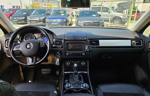 2016 Volkswagen Touareg — sličica 19