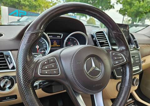 2016 Mercedes-Benz GLS — sličica 23