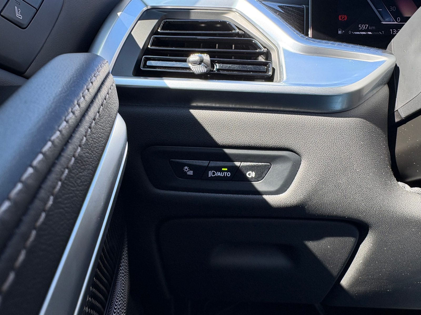 2025 BMW X6 — fotografija 25
