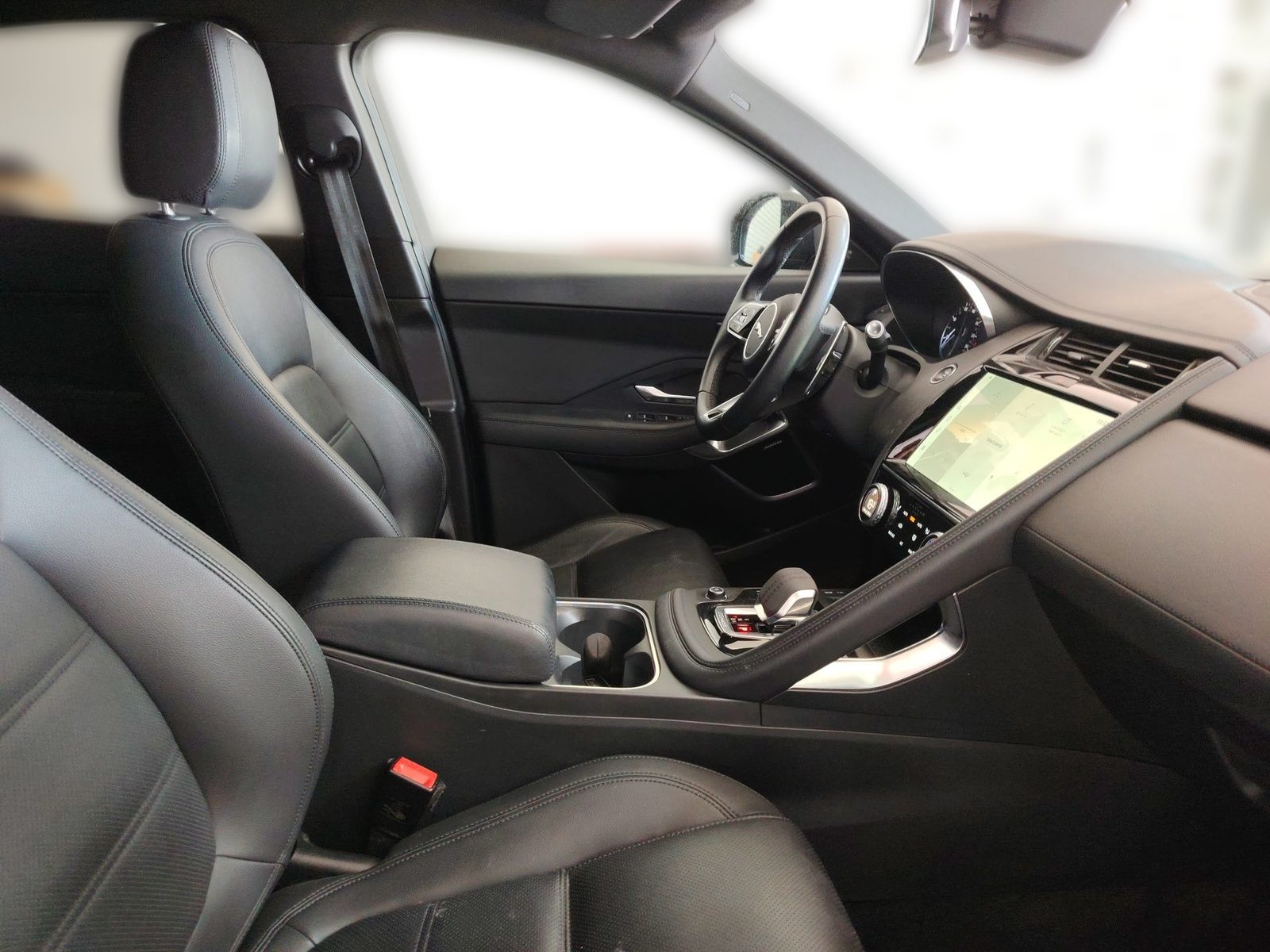2022 Jaguar E-Pace — fotografija 23