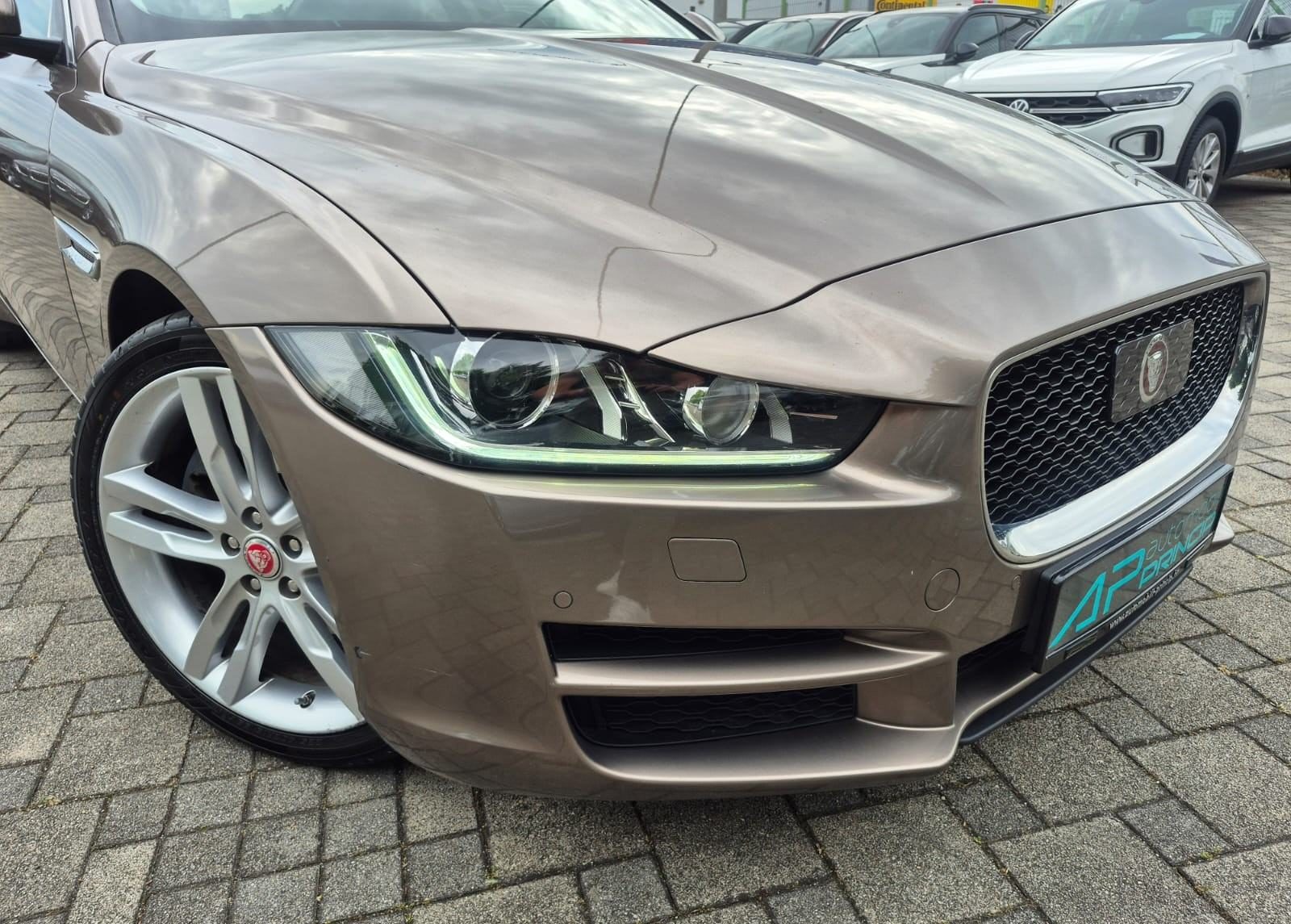 2018 Jaguar XE — fotografija 9