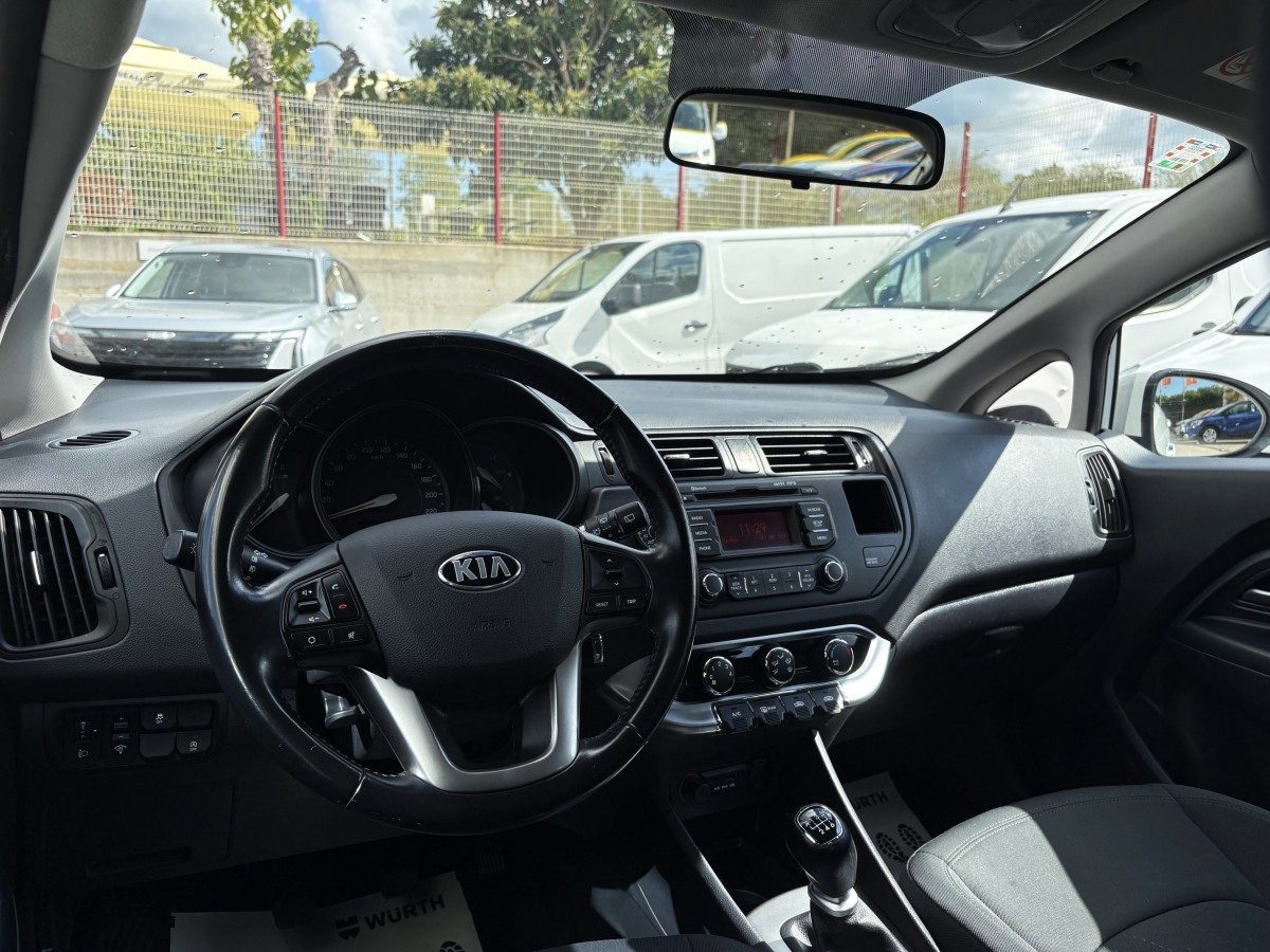 2014 Kia Rio — fotografija 9