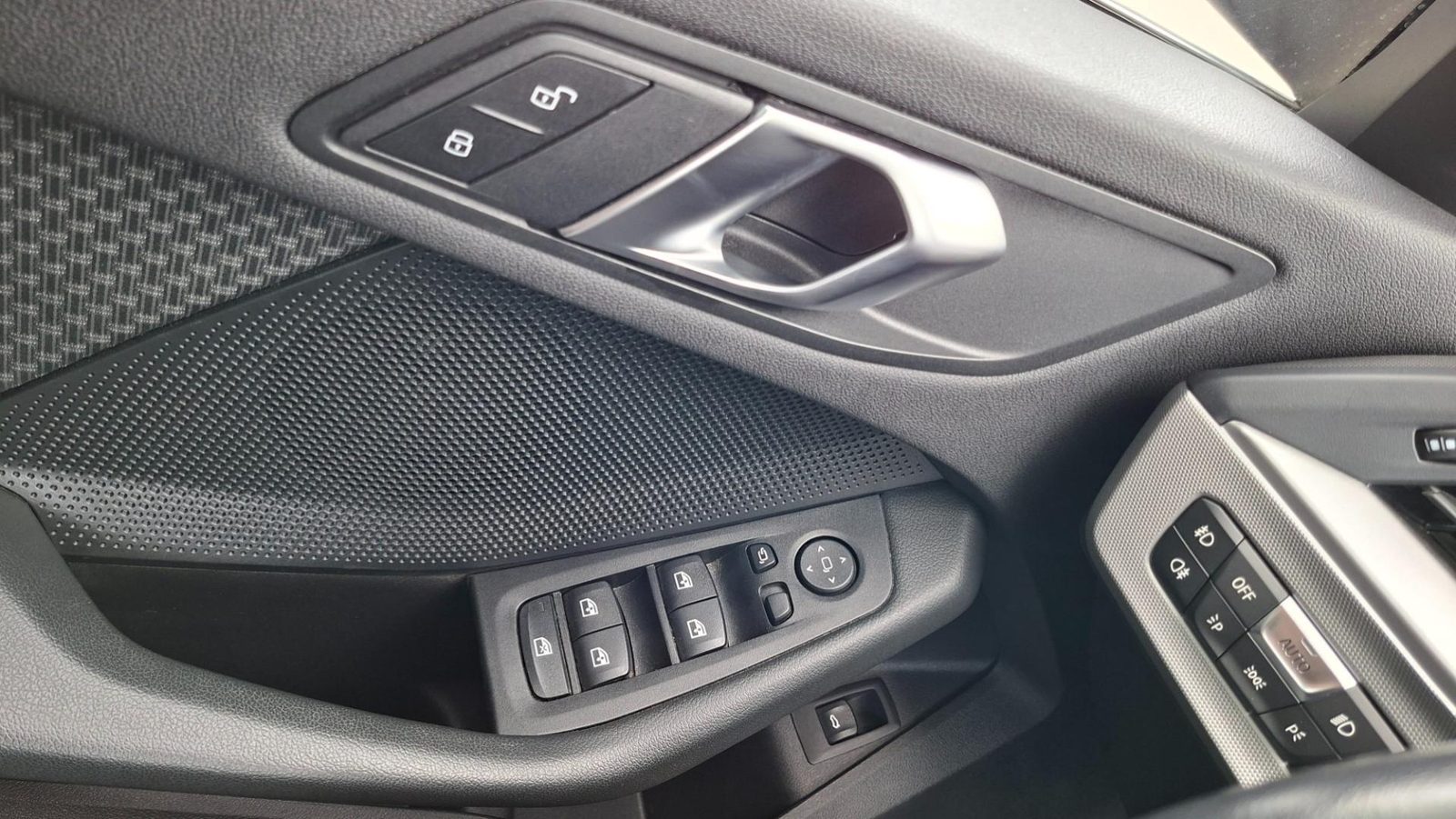2023 BMW Serija 1 — fotografija 19