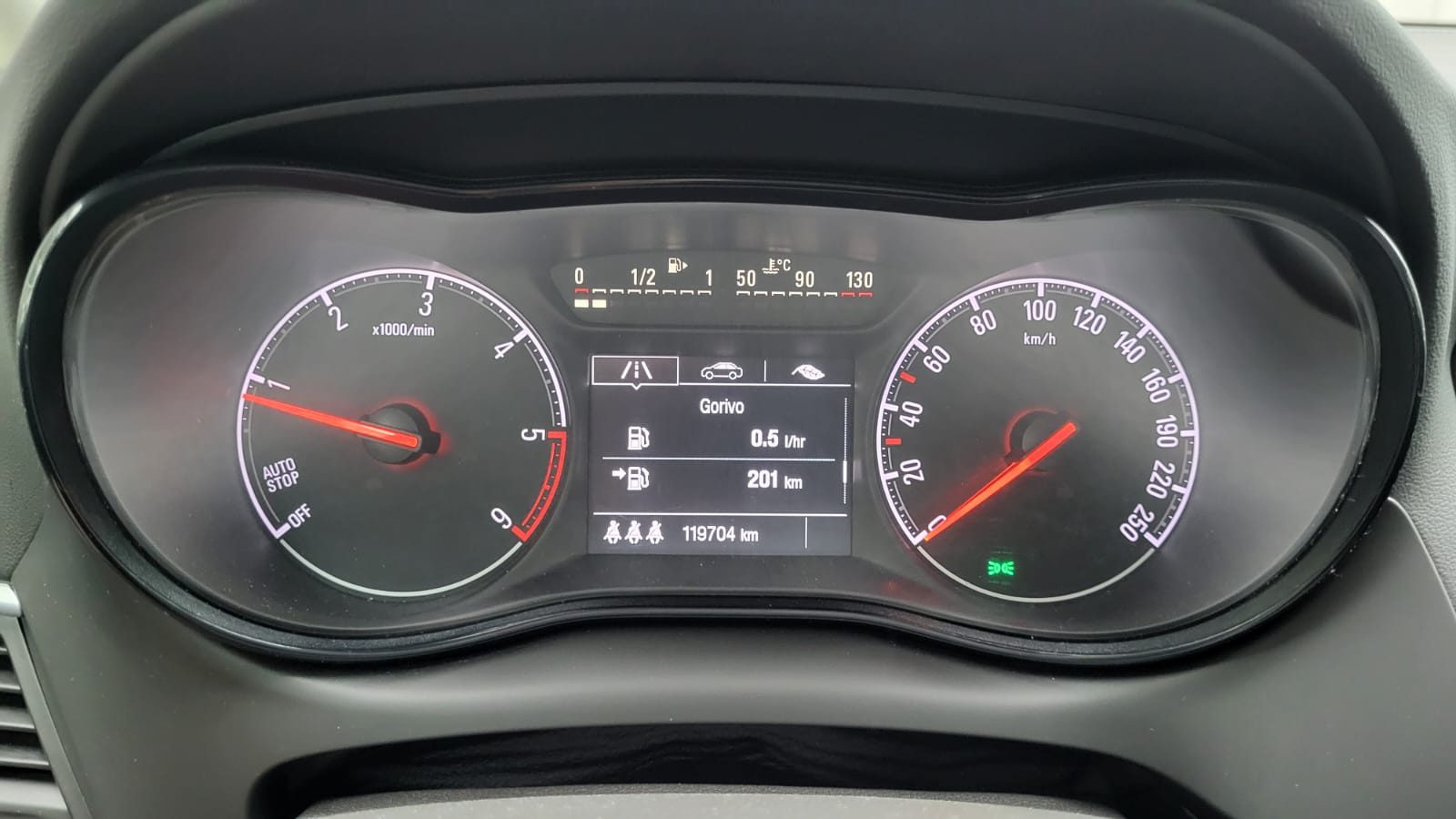 2018 Opel Zafira — fotografija 21