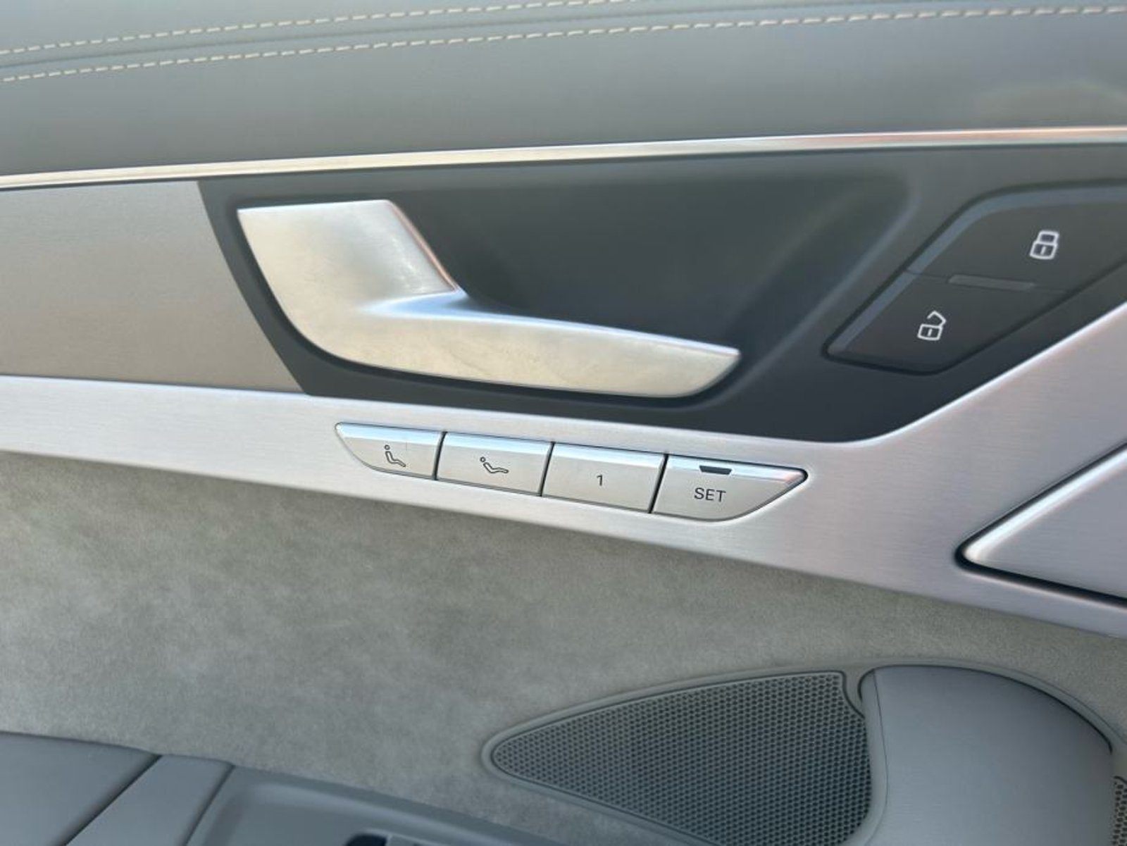 2016 Audi S8 — fotografija 15