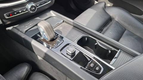 2022 Volvo XC60 — sličica 19