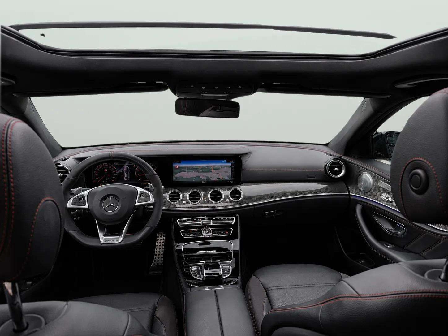 2017 Mercedes-Benz E-klasa — fotografija 12