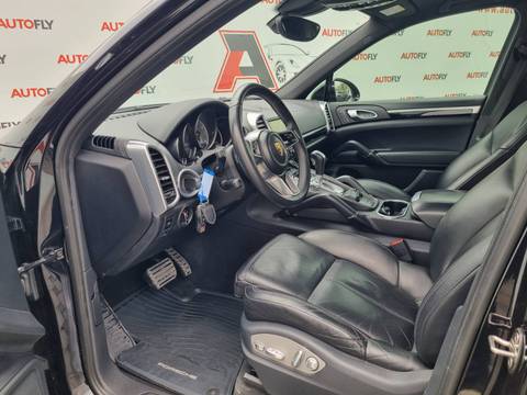 2015 Porsche Cayenne — sličica 16