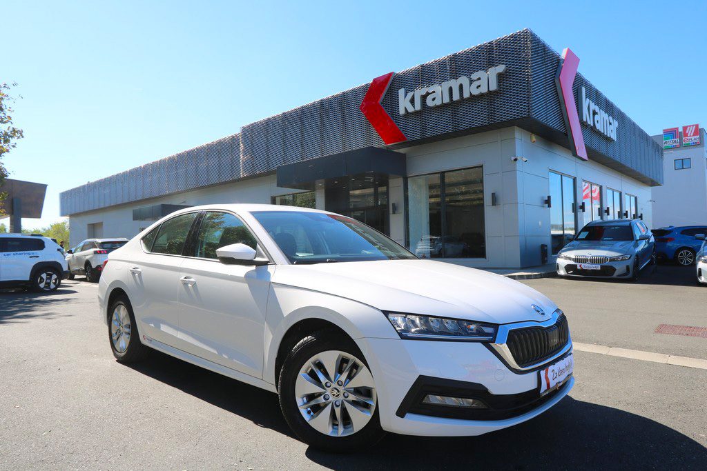 2022 Škoda Octavia — fotografija 12