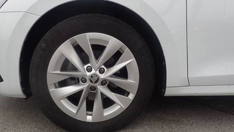 2022 Škoda Octavia — sličica 25