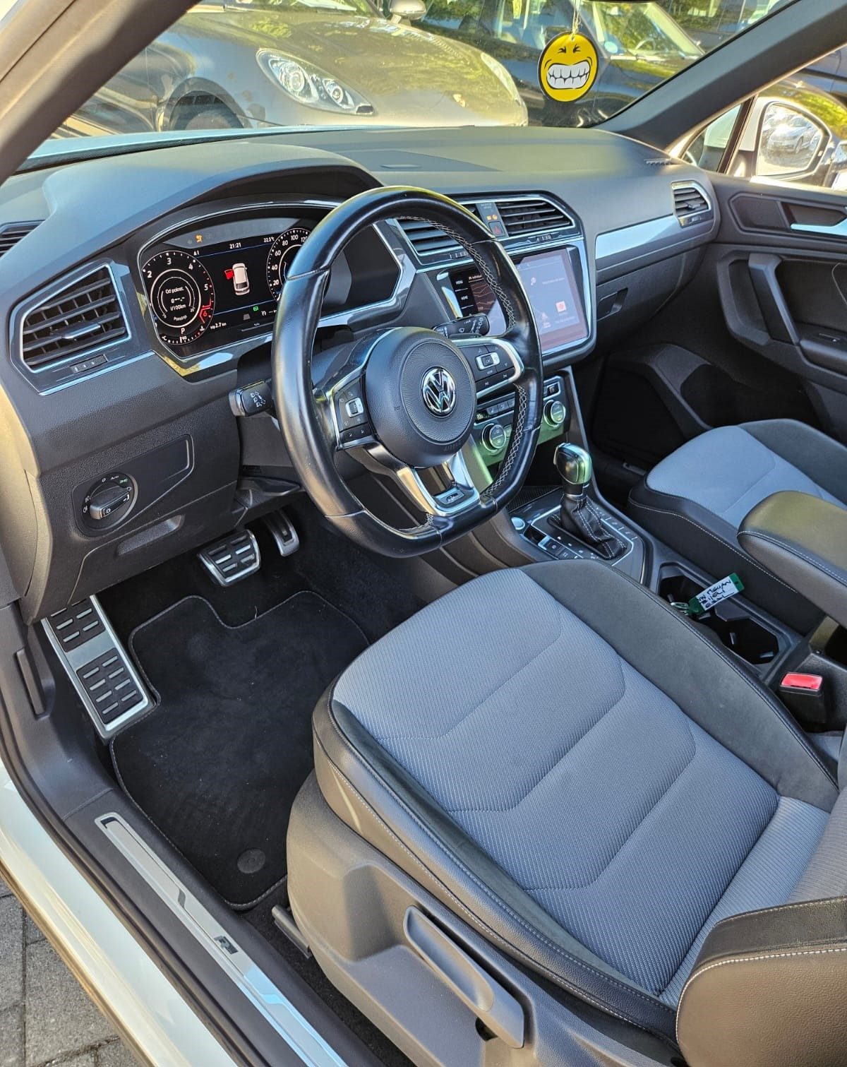 2018 Volkswagen Tiguan R-Line — fotografija 10