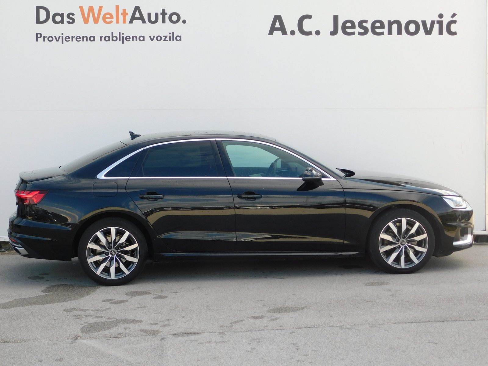2023 Audi A4 S line — fotografija 4