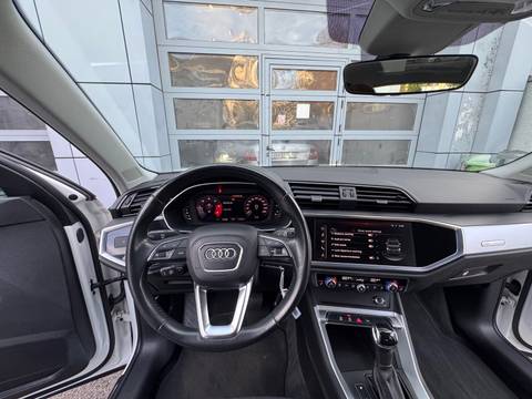 2019 Audi Q3 — sličica 10
