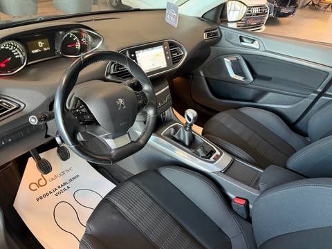 2017 Peugeot 308 — sličica 12