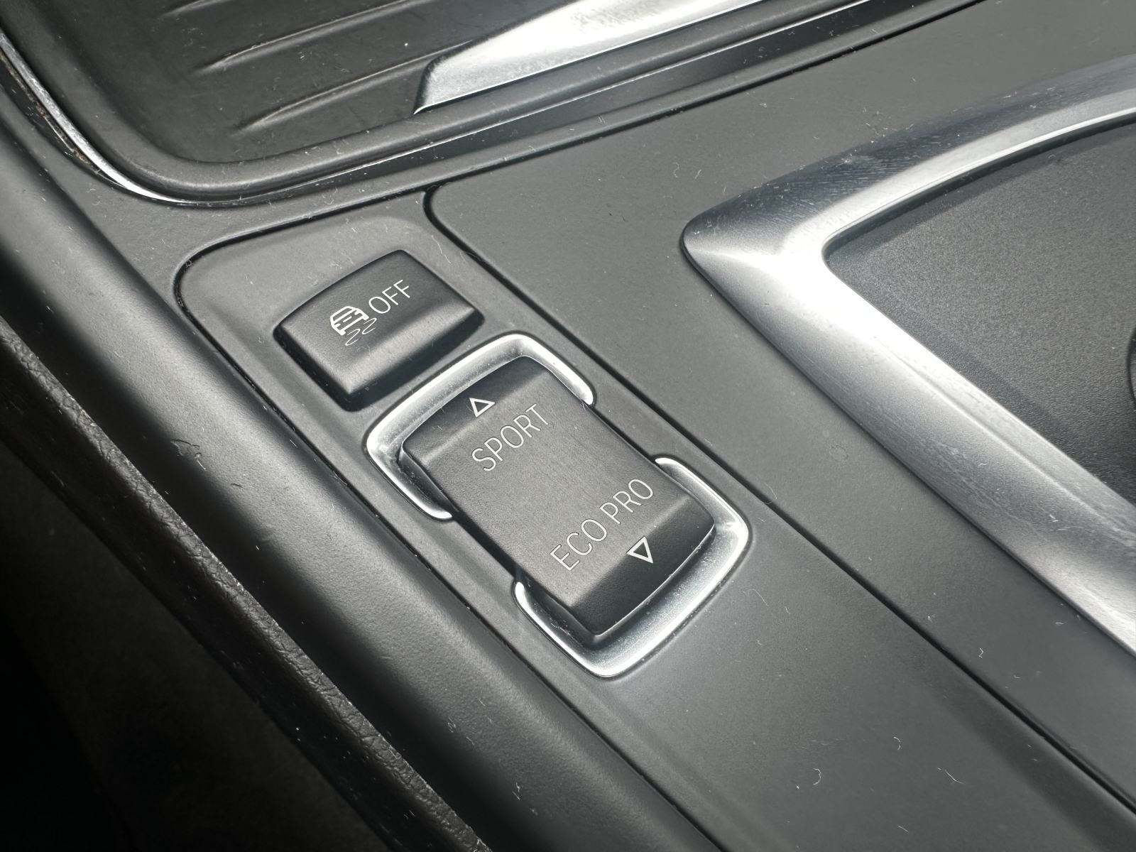 2012 BMW Serija 3 — fotografija 13