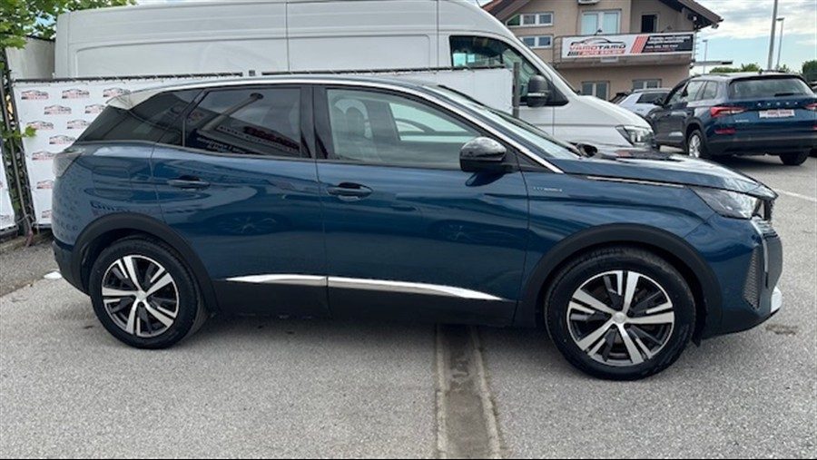 2022 Peugeot 3008 — fotografija 4