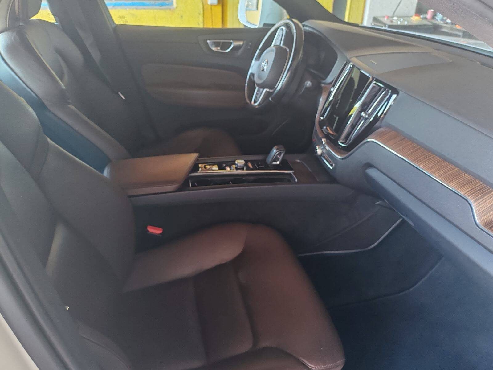 2020 Volvo XC60 — fotografija 15