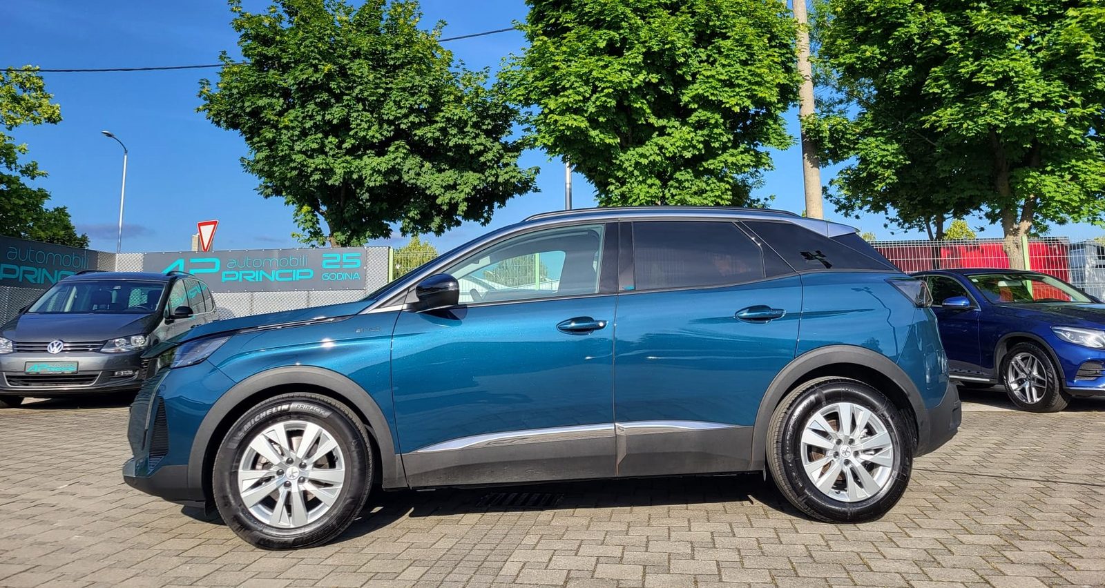 2022 Peugeot 3008 — fotografija 3