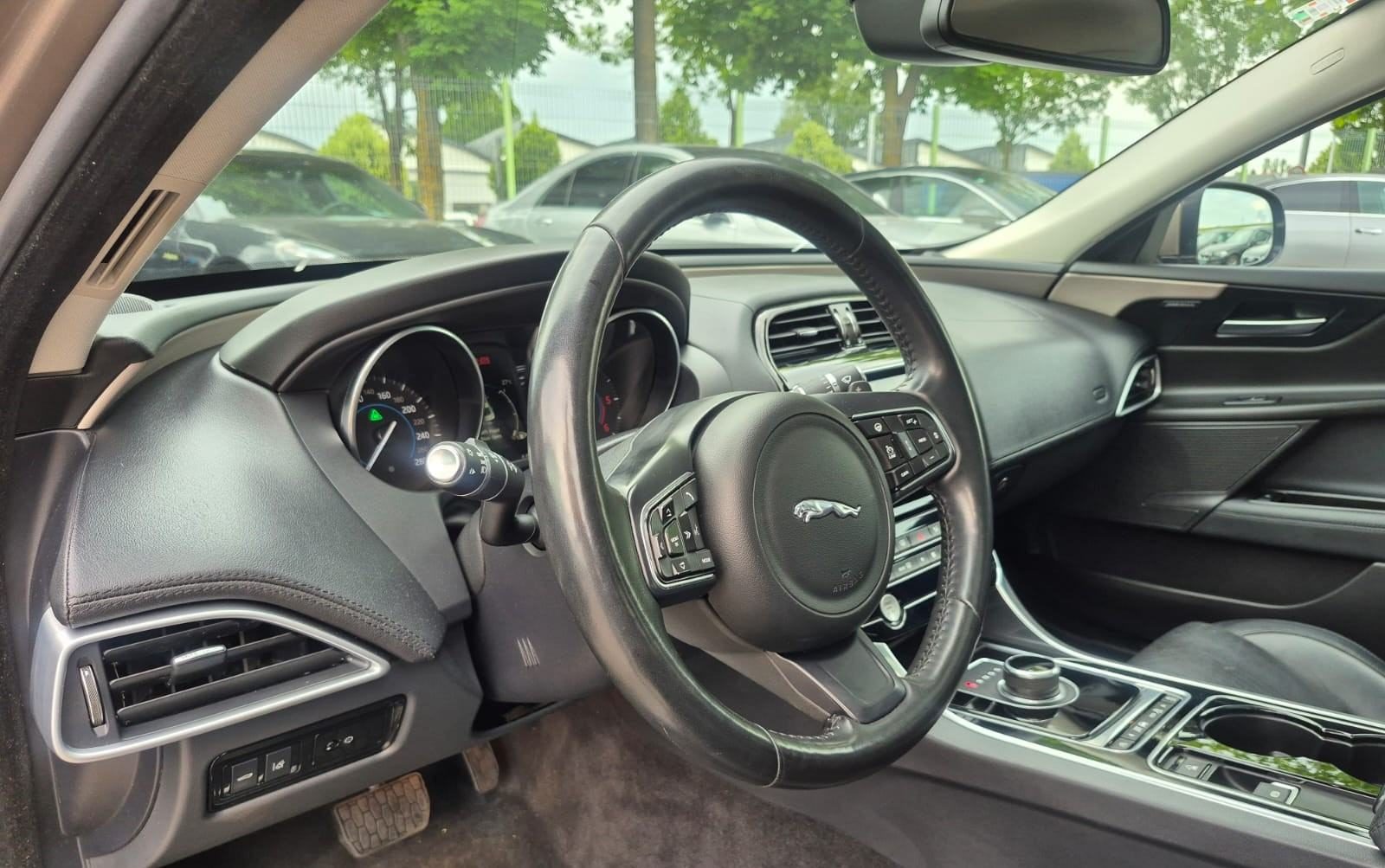 2018 Jaguar XE — fotografija 11