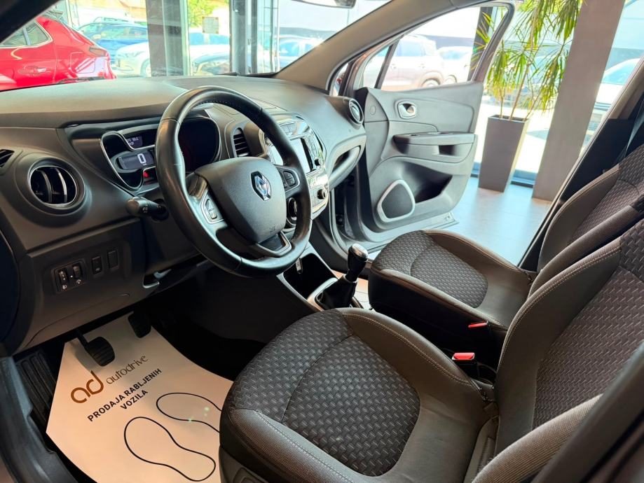 2019 Renault Captur — fotografija 12