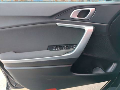 2023 Kia Ceed — sličica 14
