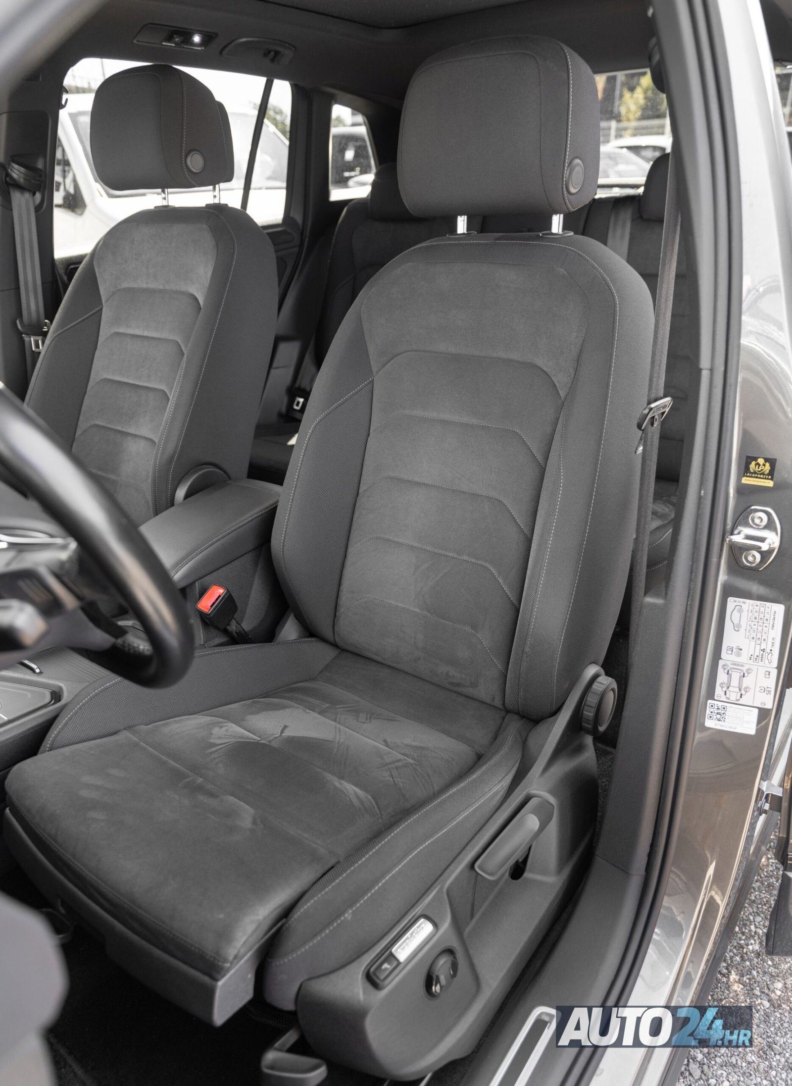 2020 Volkswagen Tiguan R-Line — fotografija 8