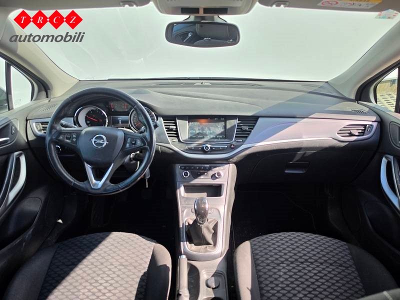 2019 Opel Astra — fotografija 8