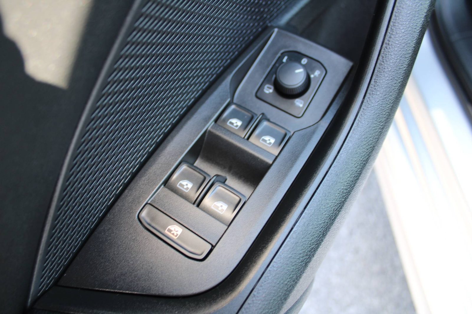 2023 Škoda Octavia Combi — fotografija 15