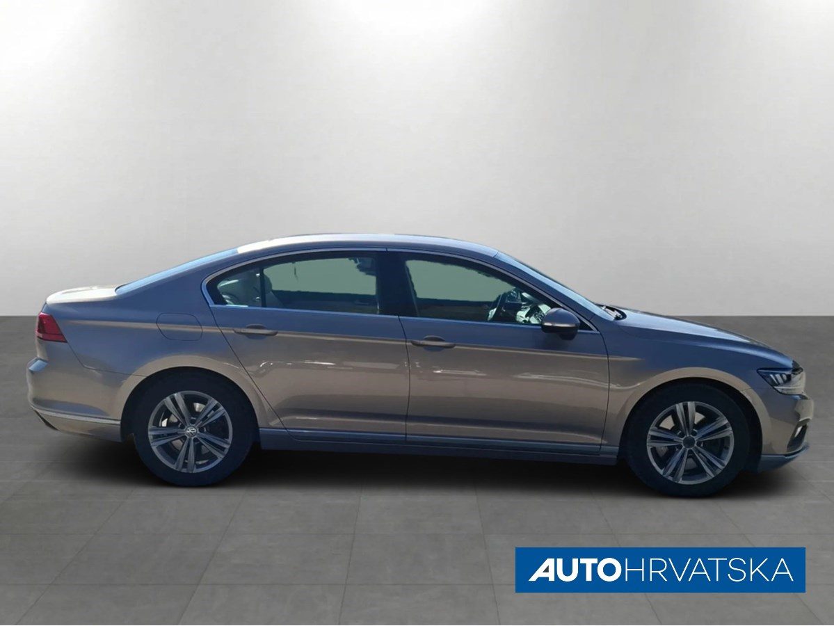 2019 Volkswagen Passat — fotografija 5