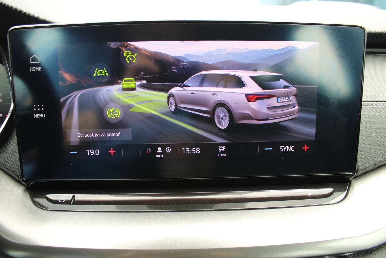 2022 Škoda Octavia Combi — fotografija 21