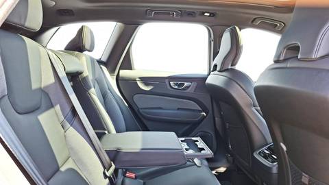 2022 Volvo XC60 — sličica 9