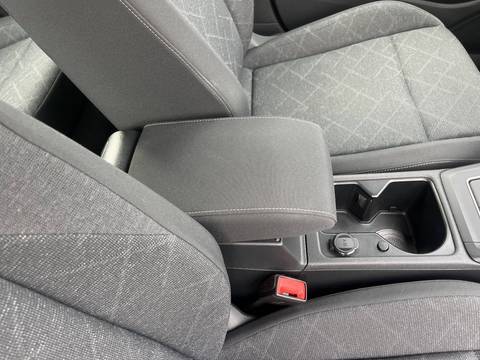 2021 Volkswagen Golf — sličica 24