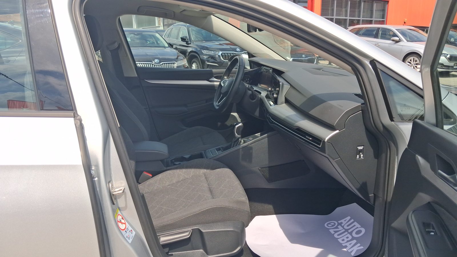 2024 Volkswagen Golf — fotografija 9