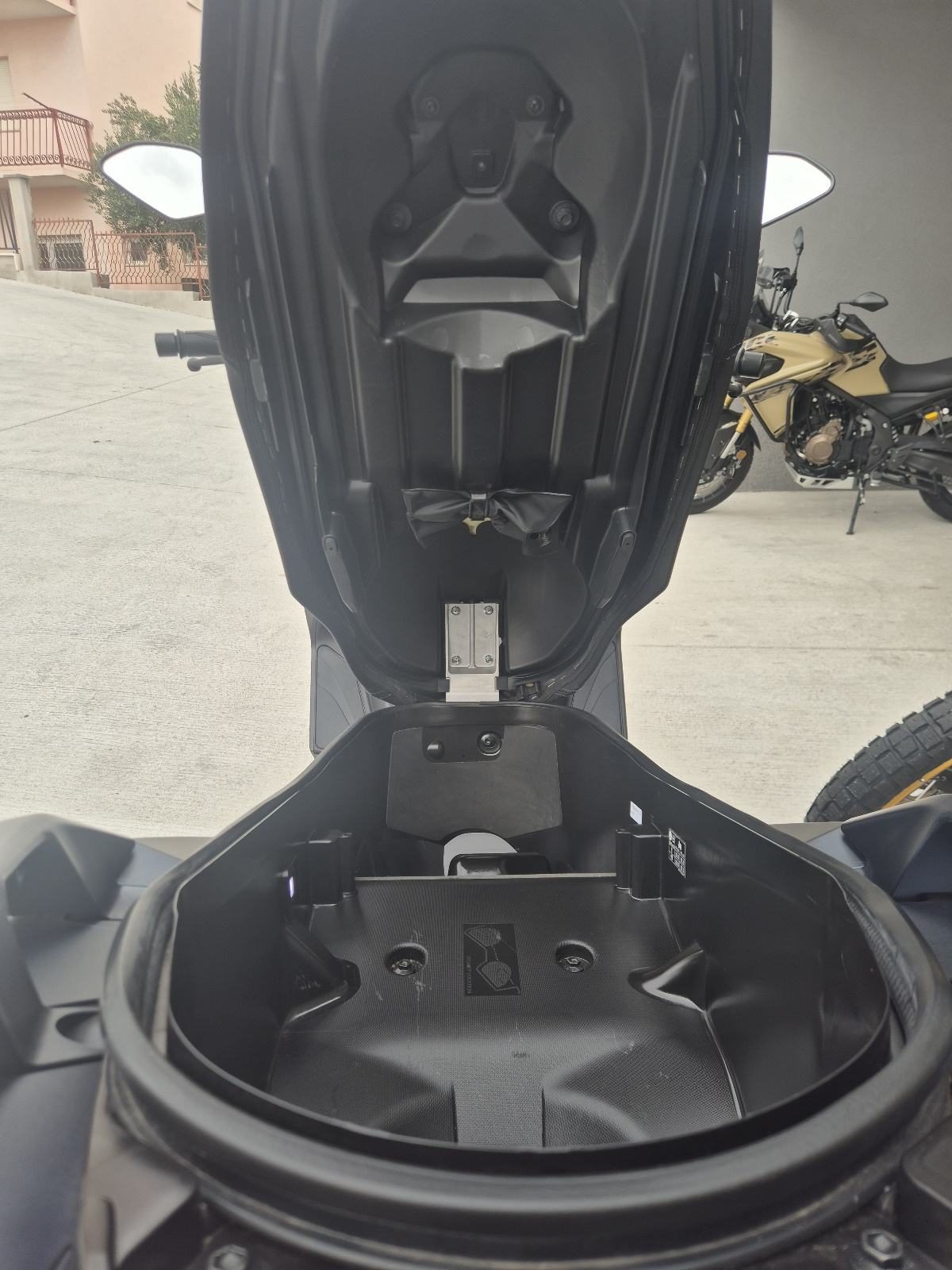 2022 Yamaha X-MAX 300 — fotografija 13