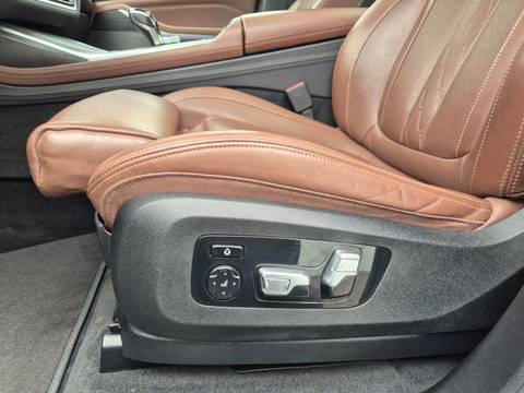 2019 BMW X7 — sličica 25