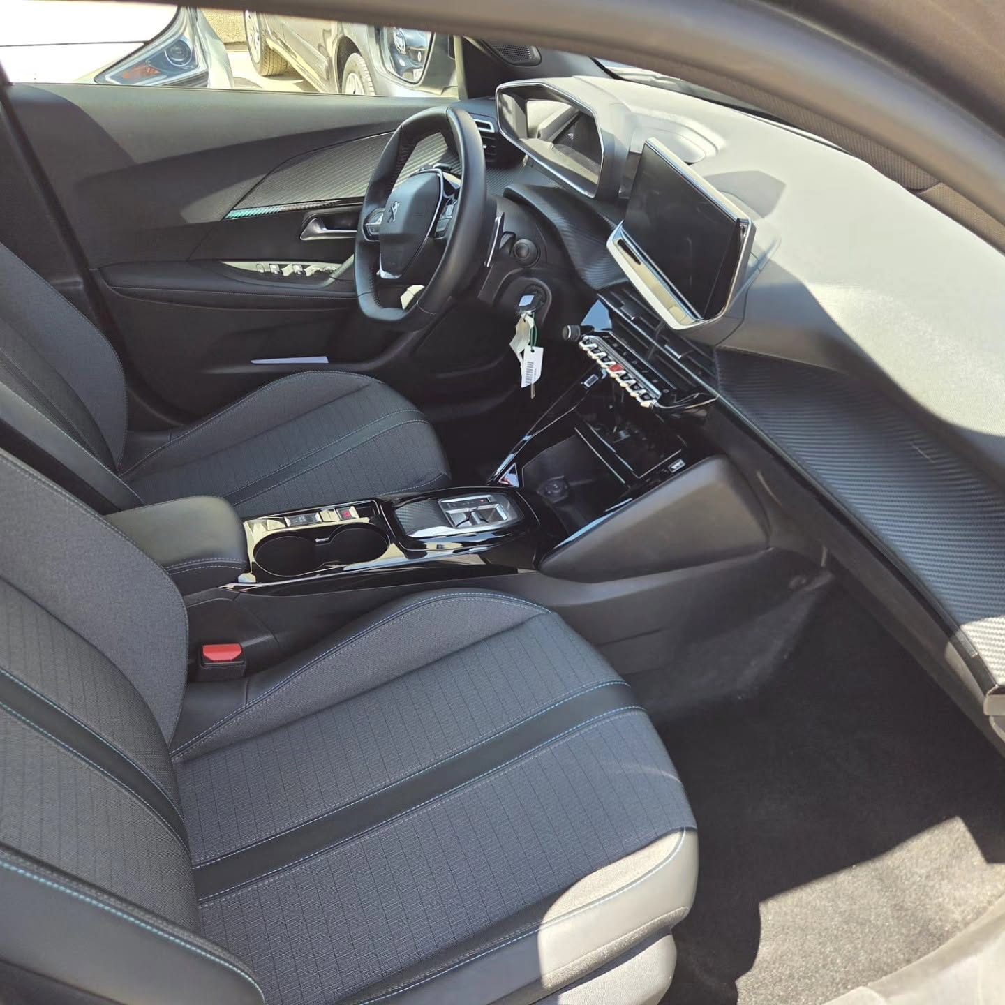 2023 Peugeot 2008 — fotografija 3
