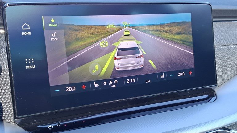 2021 Škoda Octavia — fotografija 11
