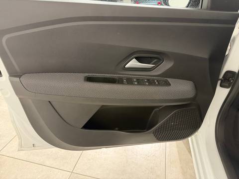 2023 Dacia Sandero — sličica 15