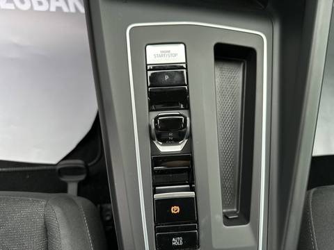2023 Volkswagen Golf — sličica 29