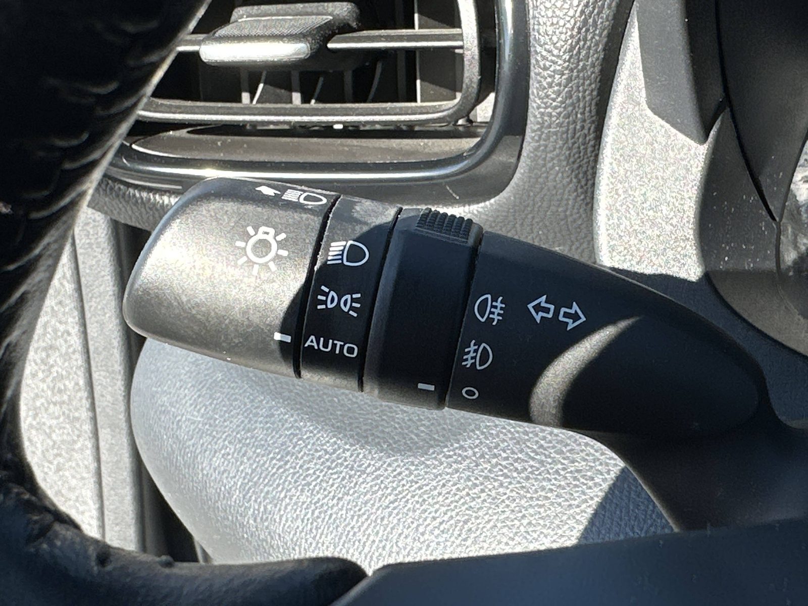 2022 Toyota Yaris — fotografija 23
